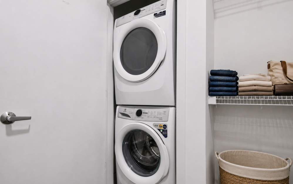 A8  1 bed 1 bath 699 sq. ft.